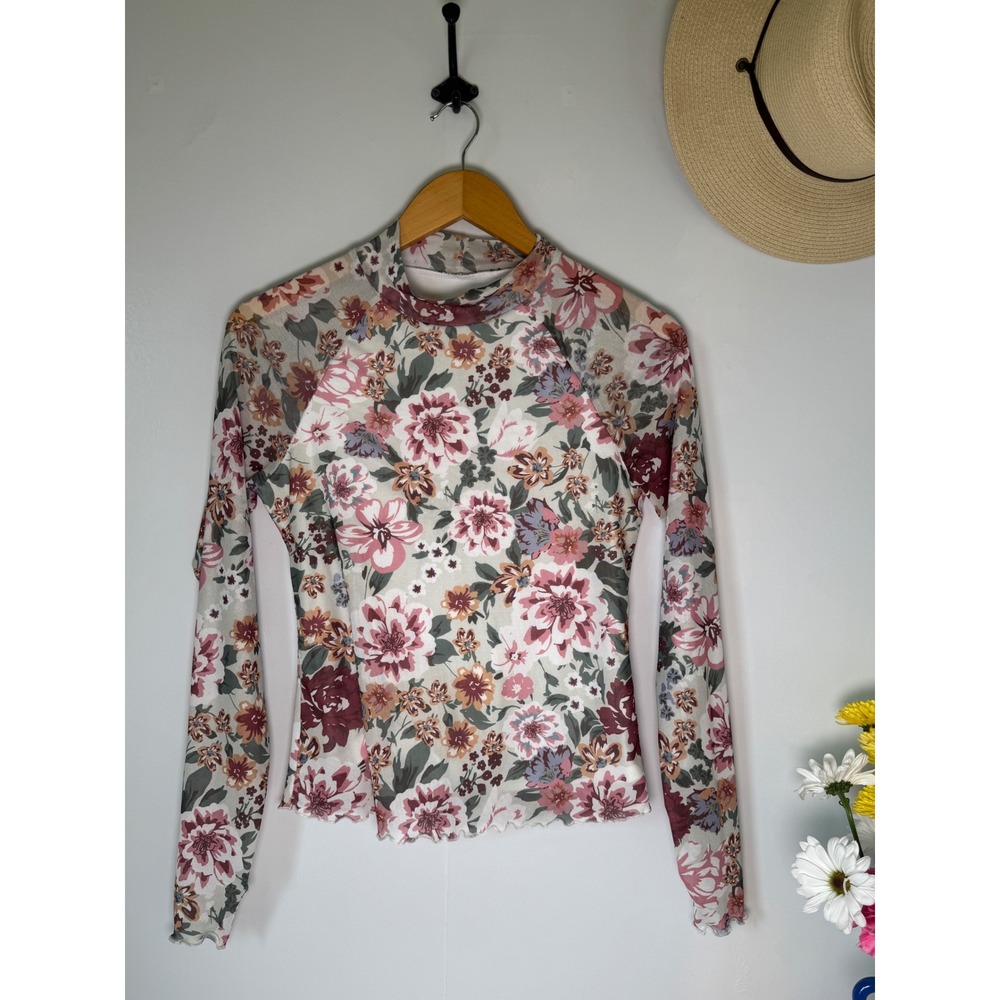 Dealmore Floral Mesh Top